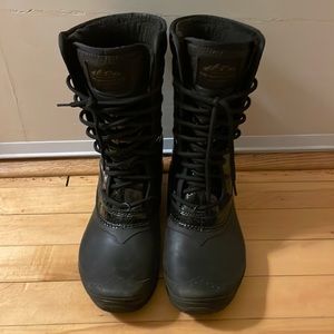 Women’s North Face boots